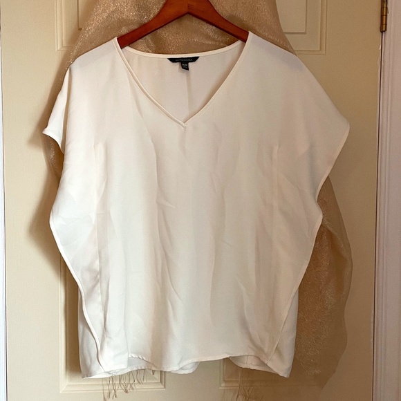 Off white top - Picture 1 of 2
